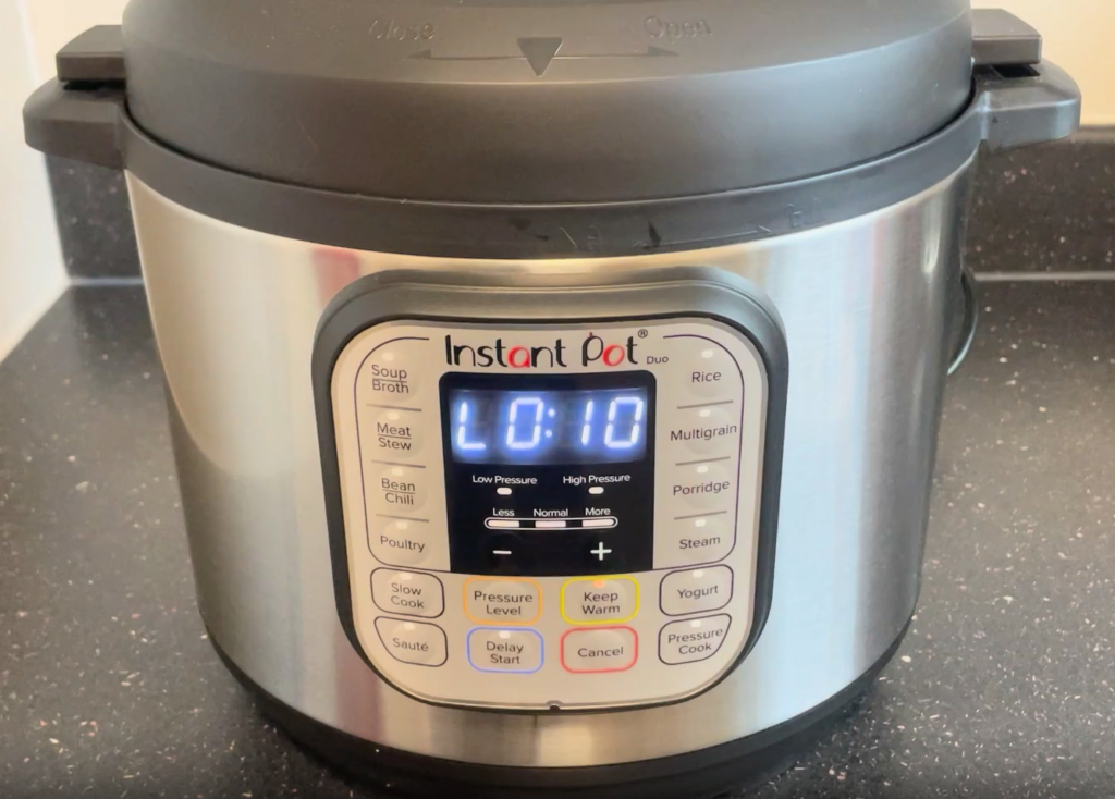 Picture of Instant Pot display showing Lid on for 10 minutes